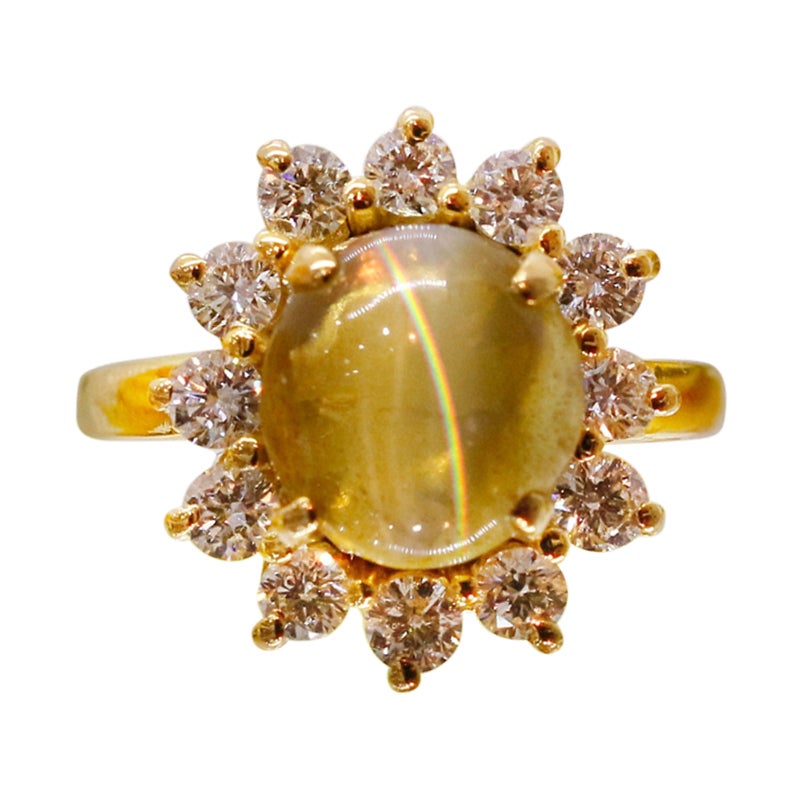 Certified Natural Honey Cats Eye Ring with Diamond & 18 Karat Gold For Sale