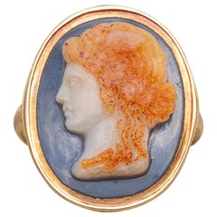 Antiguo anillo camafeo de oro italiano del siglo XVIII georgiano Busto de Medusa Piedra dura