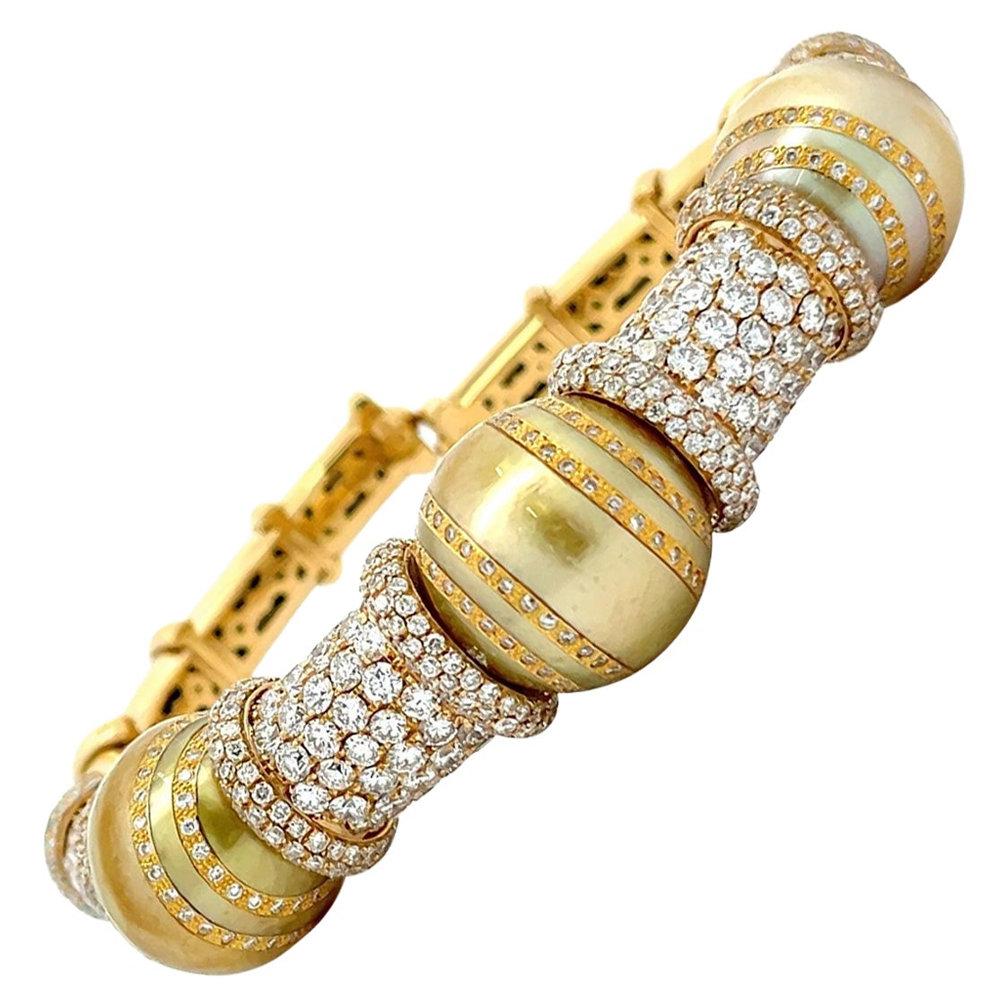 VERDI Italian Golden South Sea Pearl Diamond Bangle 8.58 Carats 18 Karat Gold