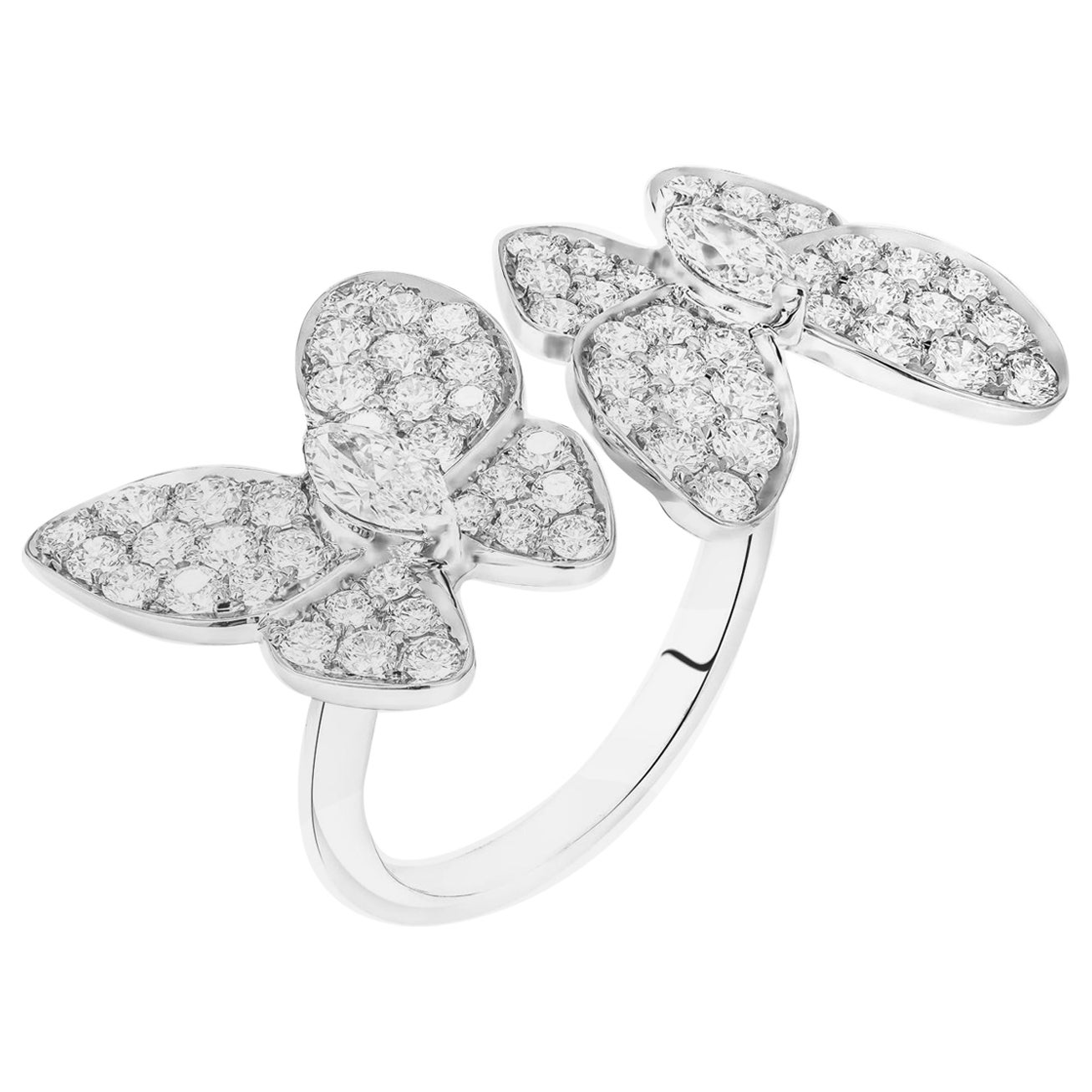 Diamond Butterfly Ring in 18k White Gold For Sale