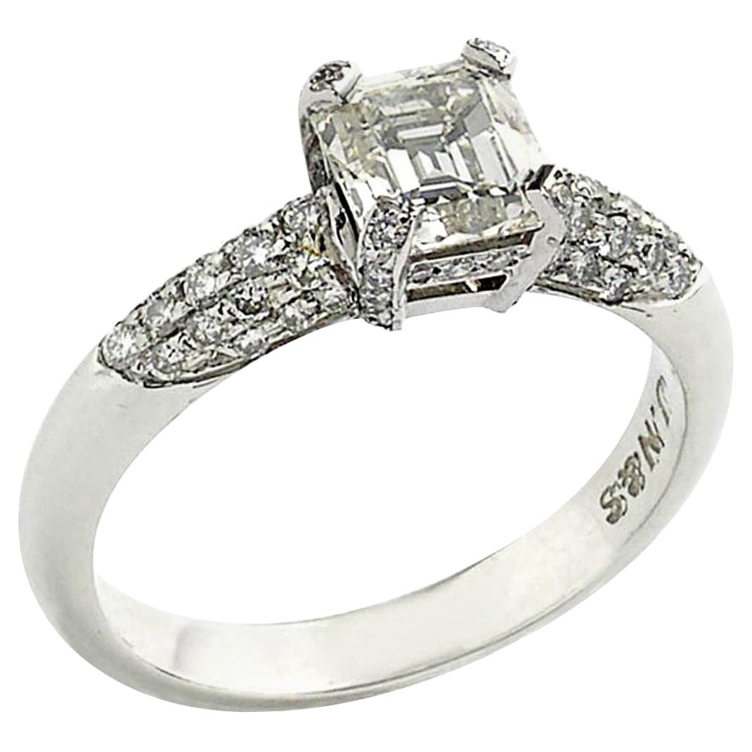 Emerald-Cut Diamond 1.23 Carat Platinum Ring For Sale
