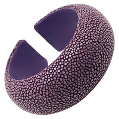 Bracelet manchette galuchat violet