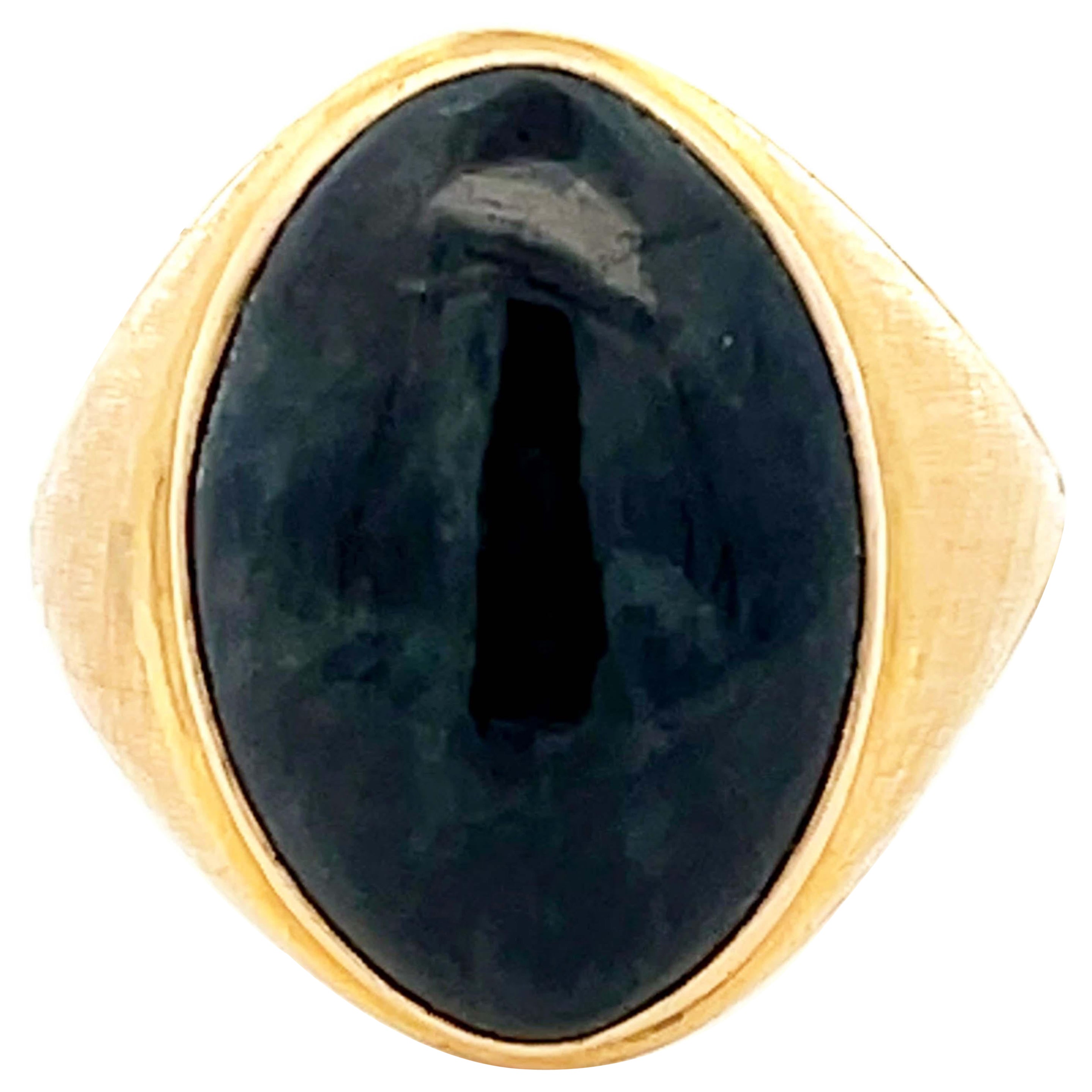 Großer schwarzer Mottled-Jade-Ring für Herren aus 14 Karat Gelbgold im Angebot