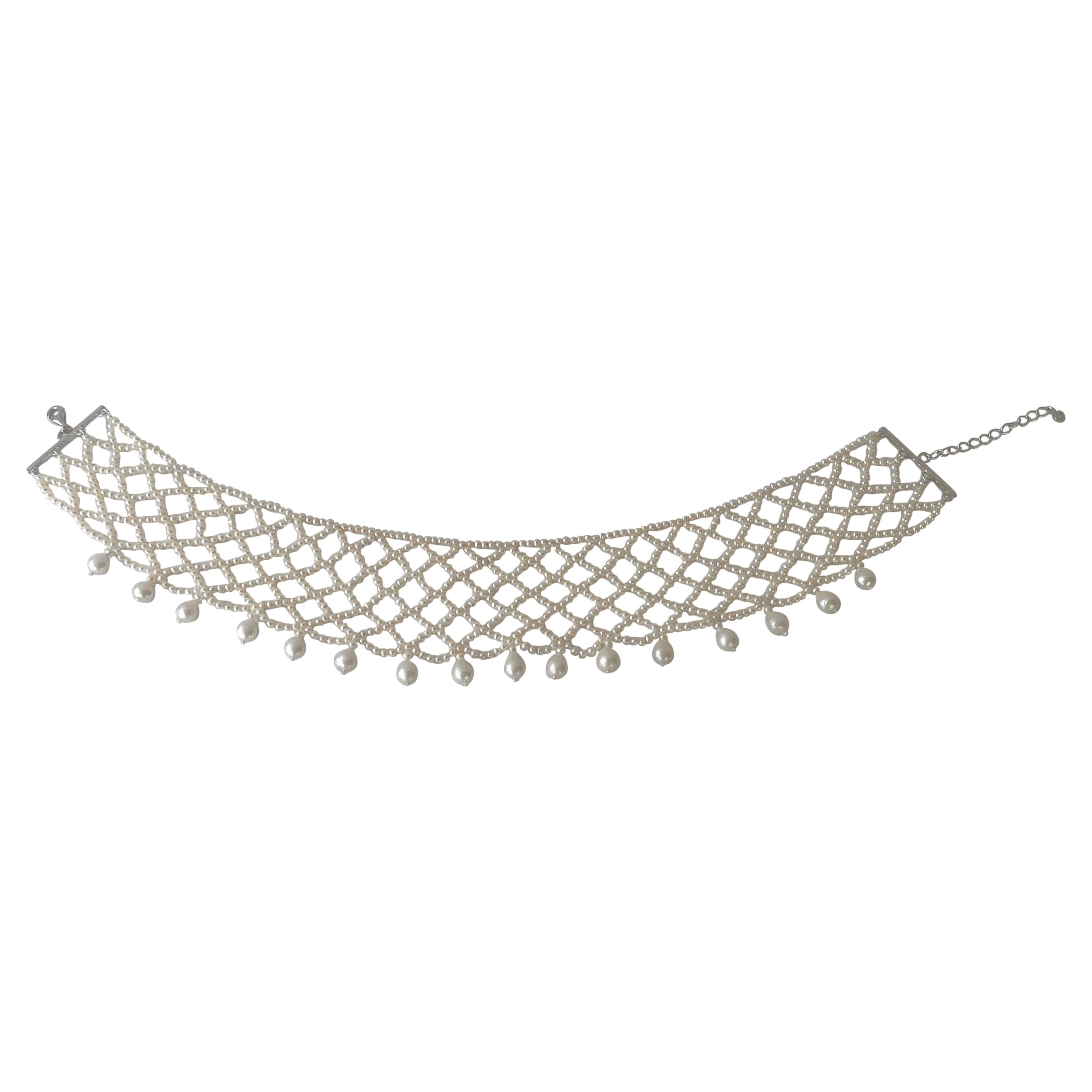 Marina J Einzigartiges Perlenhalsband mit verstellbarem, rhodiniertem Silberverschluss im Angebot