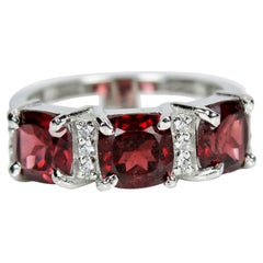 Anello con granato naturale