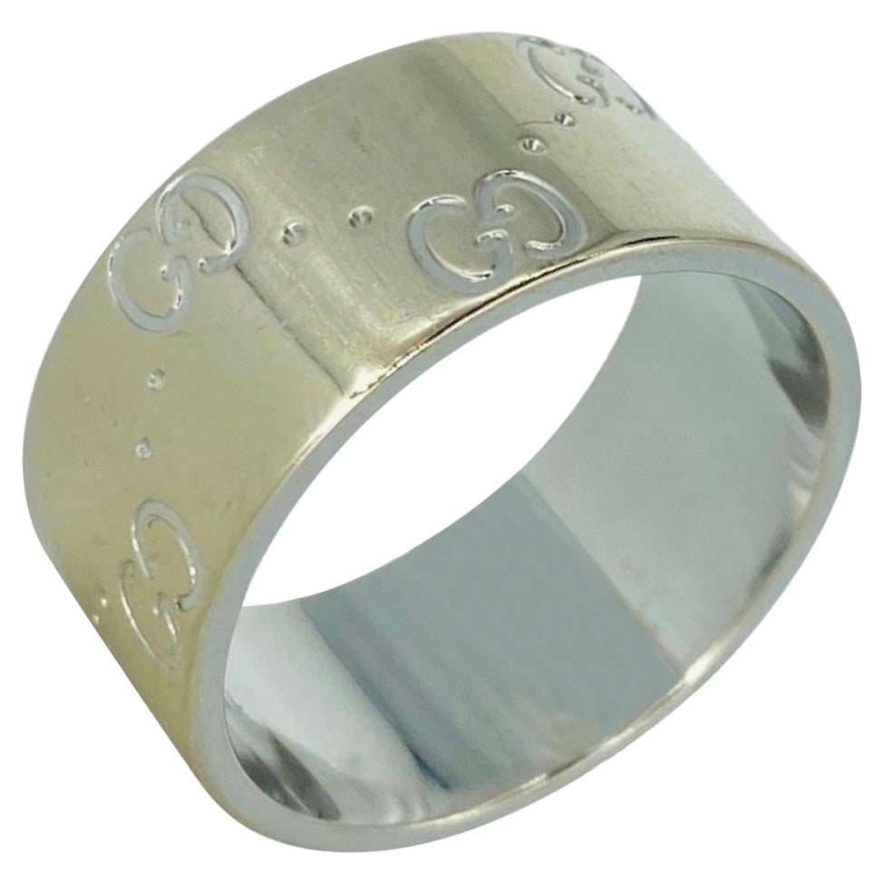 Gucci 18K White Gold 9mm Wide Band Ring For Sale