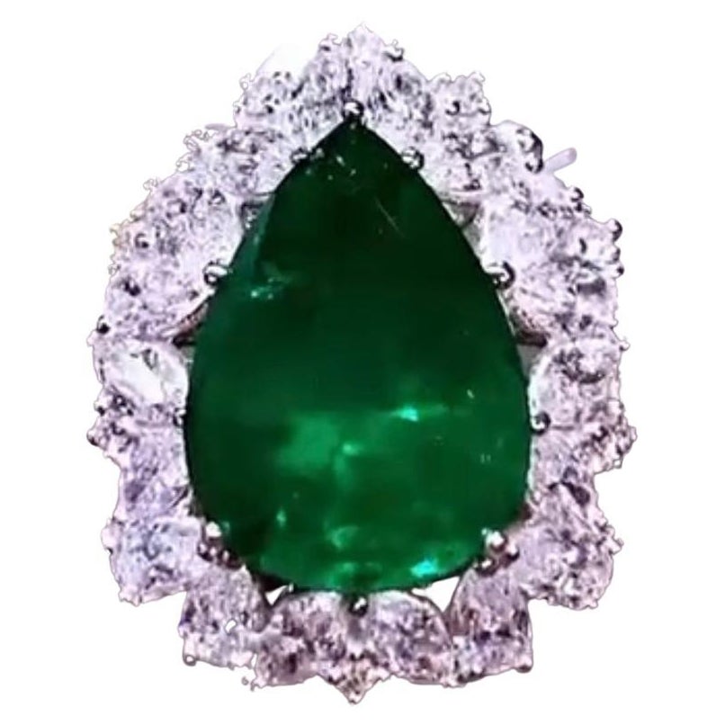 AIG Certified 12.31 Ct Zambian Emerald Diamonds 3.74 Ct 18K Gold Ring  For Sale