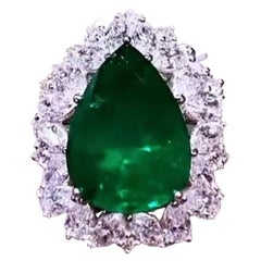 AIG Certified 12.31 Ct Zambian Emerald Diamonds 3.74 Ct 18K Gold Ring