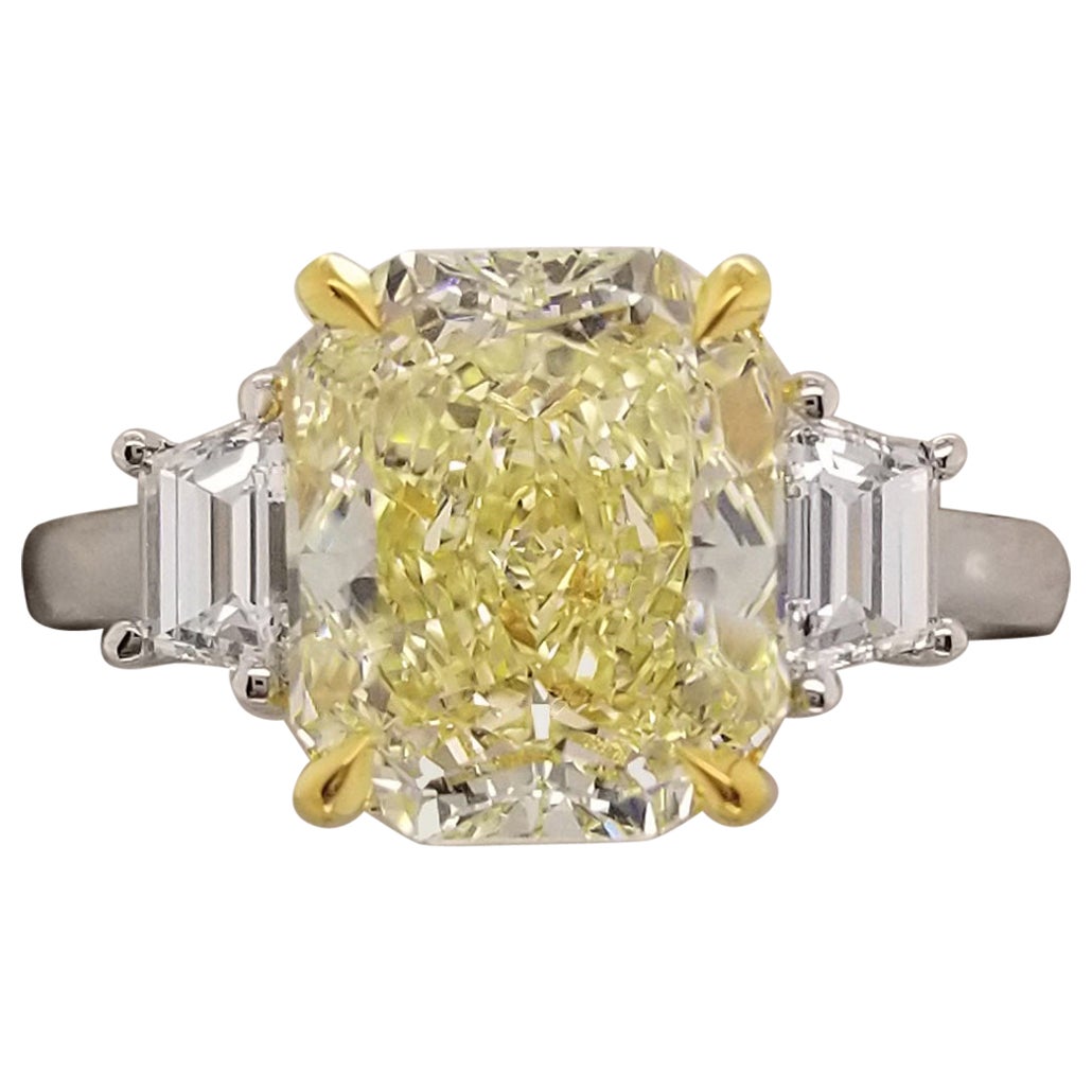 GIA Certified 3.57 ct Natural Fancy Yellow IF Radiant Diamond Engagement Ring For Sale
