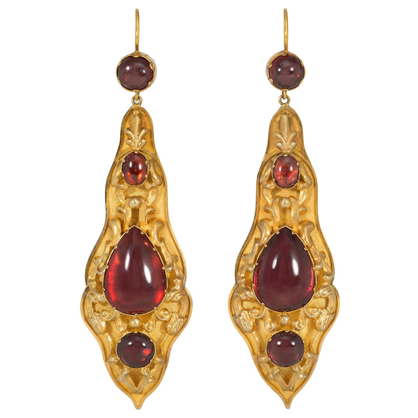 Antique Gold and Cabochon Garnet Pendant Earrings with Repoussé Decoration For Sale