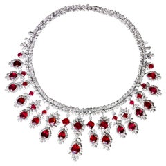Très beau collier de rubis serti de diamants 115 carats au total en or 18 carats