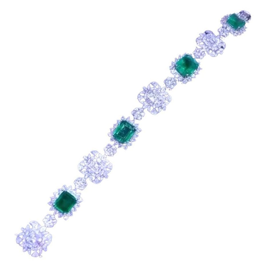 AIG Certified 11.55 Carats Zambian Emeralds  5.53 Ct Diamonds 18K Gold Bracelet  For Sale