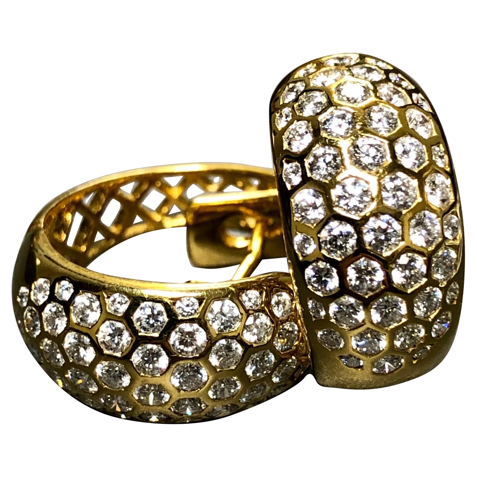 Estate 18K Diamond Honeycomb Huggie Earrings 2.80cttw F Vs