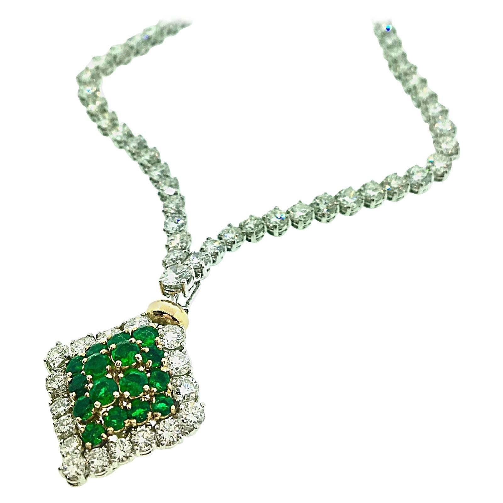23.50 Carats Diamonds Emerald Gold Necklace  For Sale
