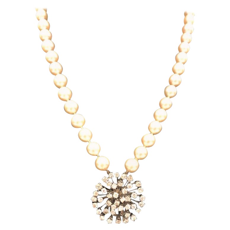 Collier de perles et de diamants en or blanc 18 carats en vente