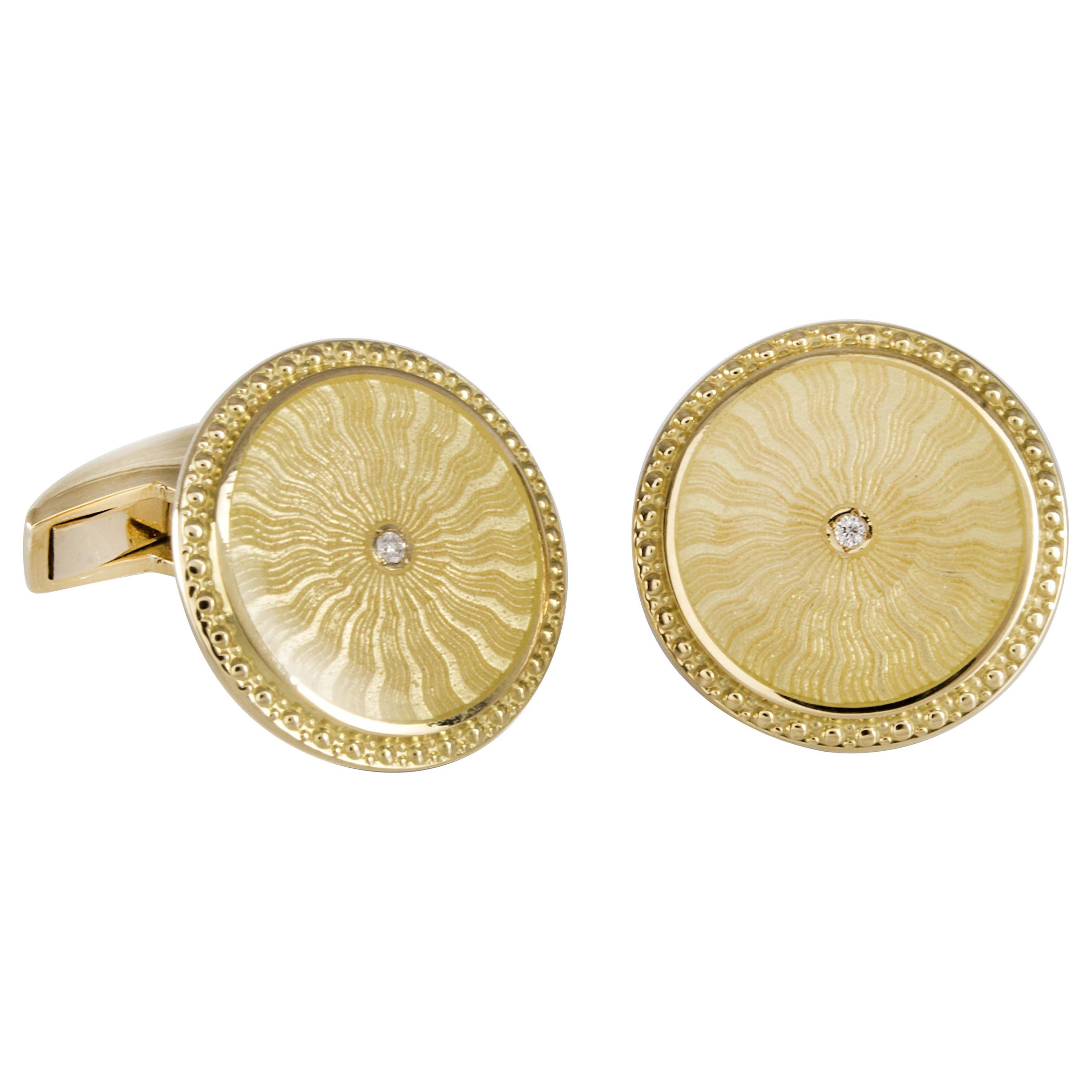 Runde Manschettenknöpfe aus 18 Karat Gelbgold mit klarer Emaille und Diamanten in der Mitte im Angebot