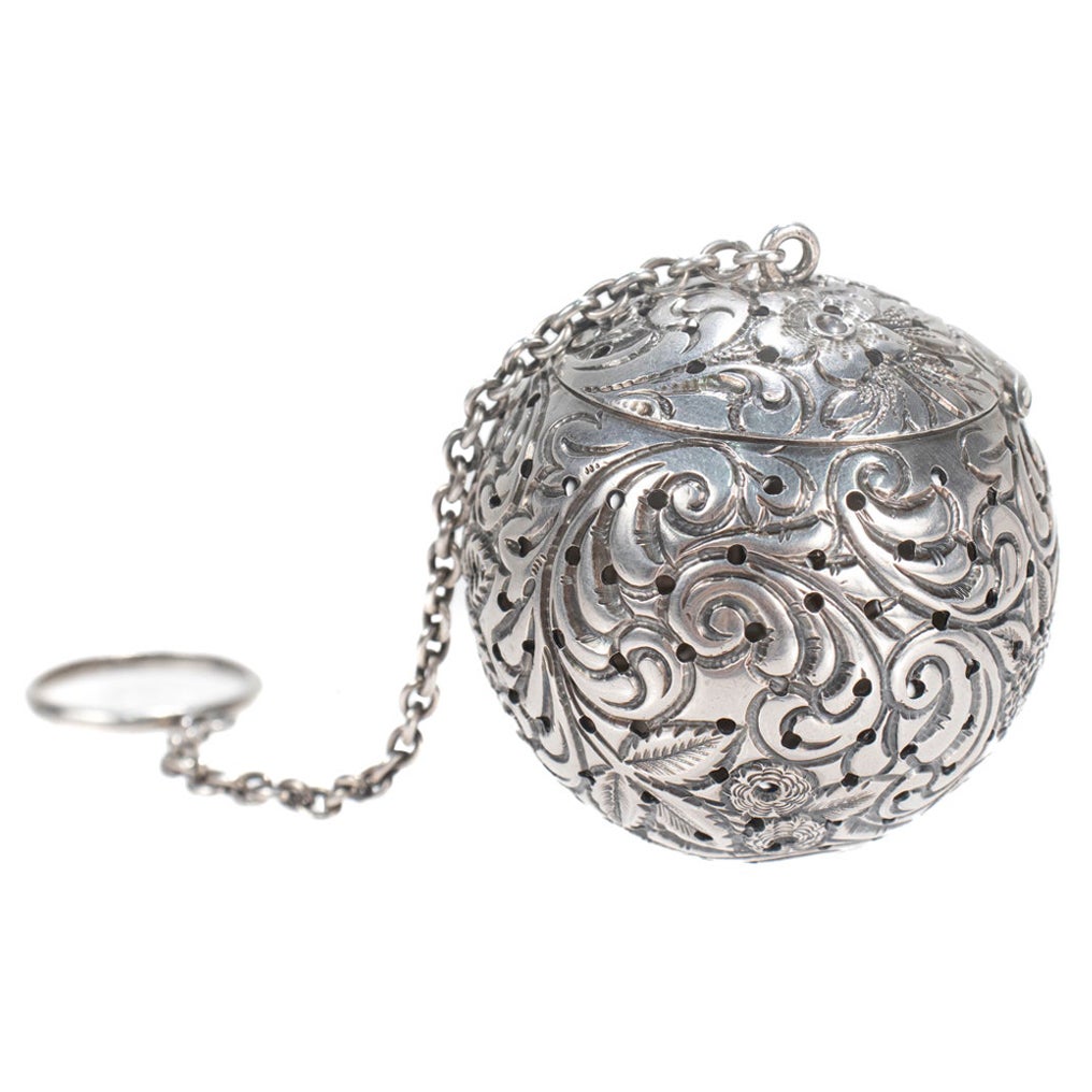 Antique 19th Century Davis & Galt Philadelphia Sterling Silver Repousse Tea Ball For Sale
