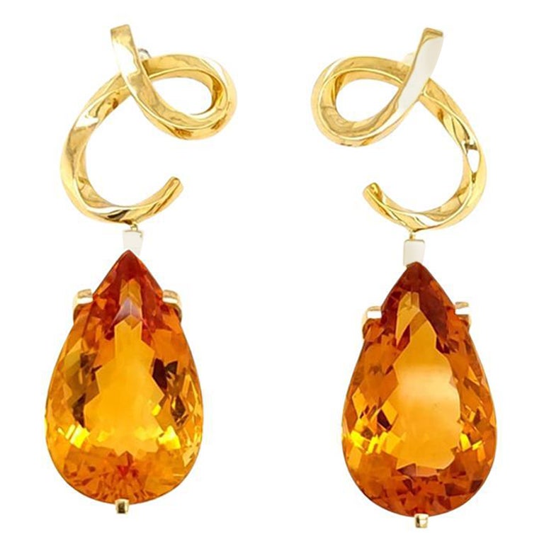 Citrine and 18k Yellow Gold Earring (B13467n) For Sale