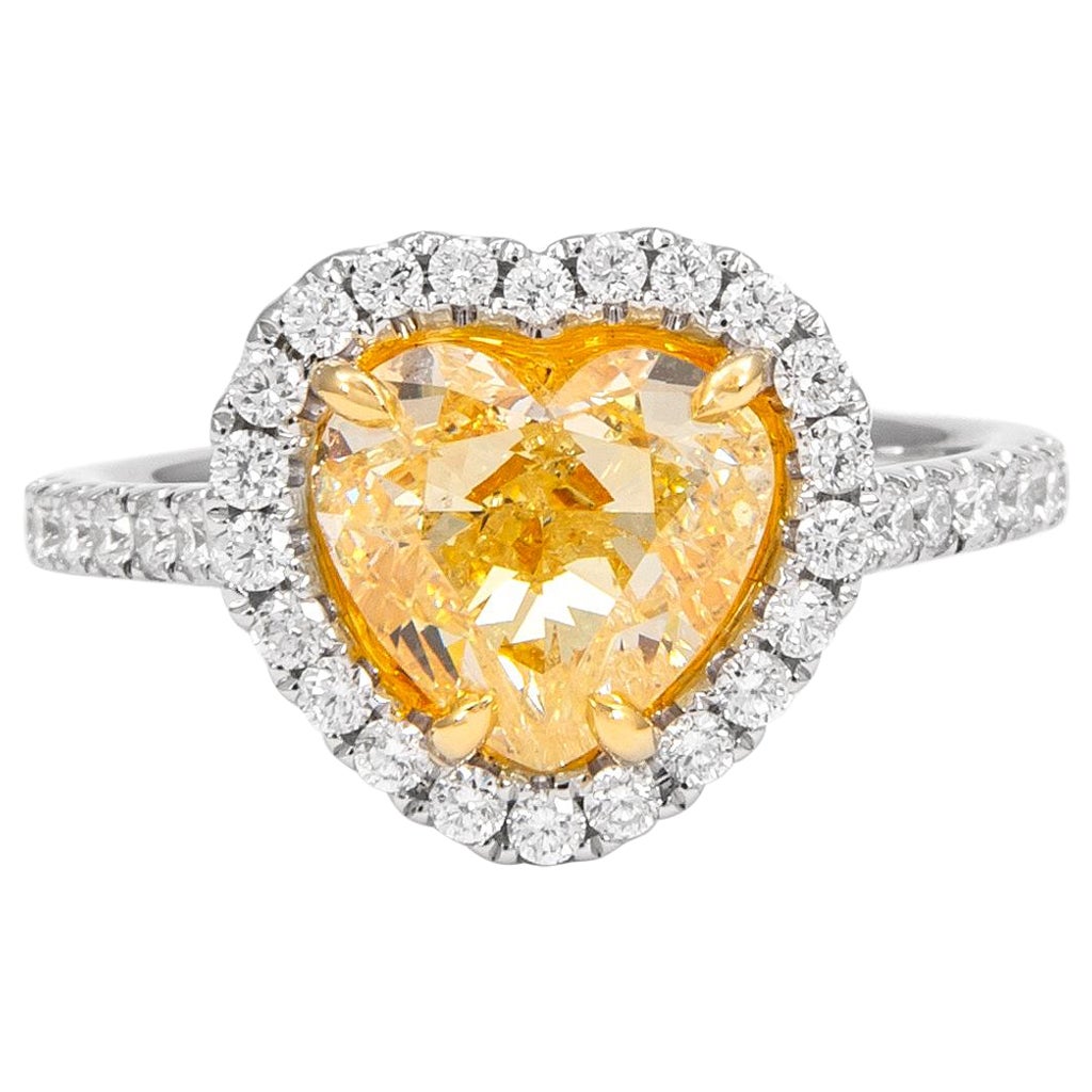Alexander GIA 2.58 Carat Fancy Light Yellow Diamond 18k Ring For Sale