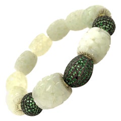 Bracelet de perles en tsavorite pavé et jade sculpté