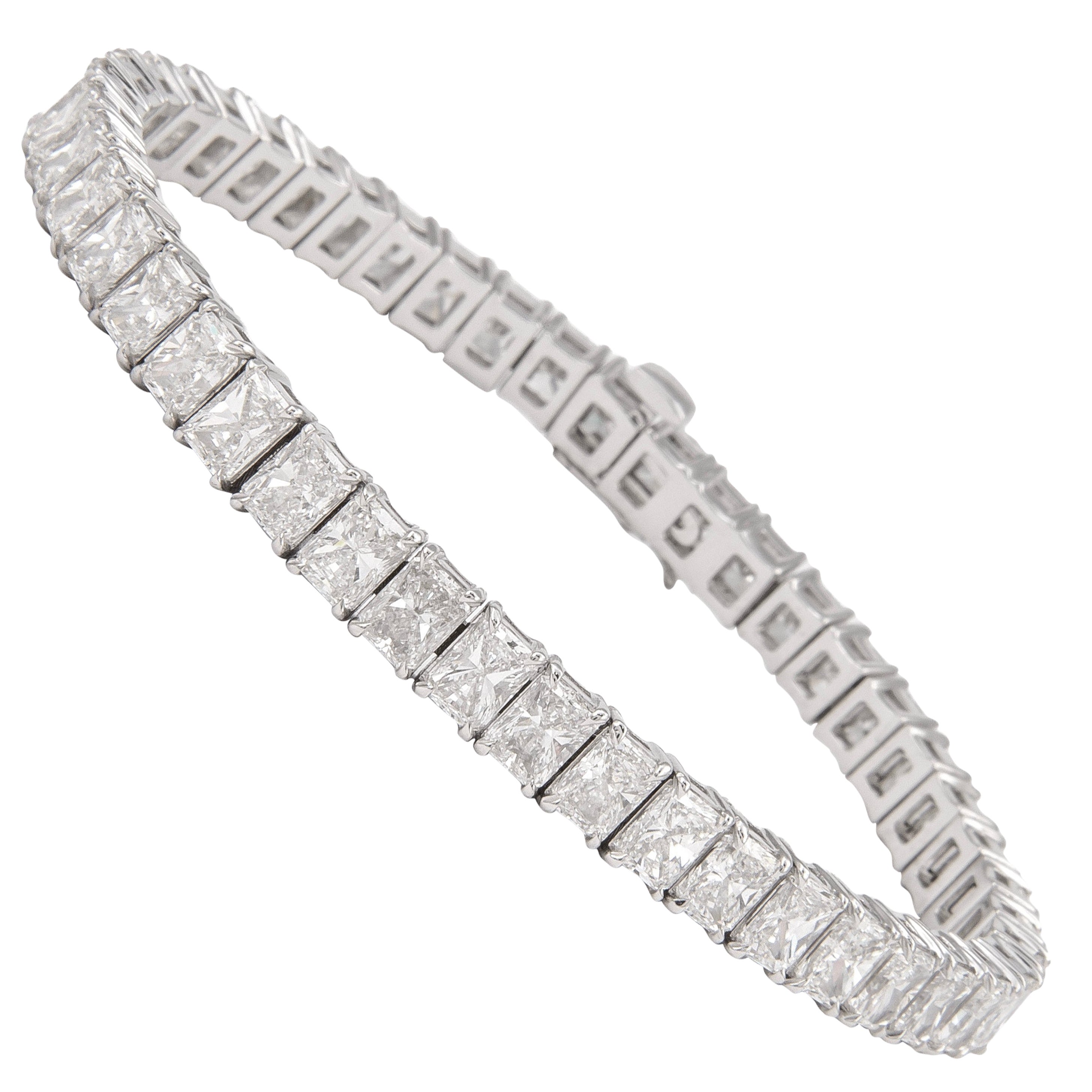 Alexander 18.75 Carat Radiant Diamond Tennis Bracelet 18-Karat White Gold For Sale