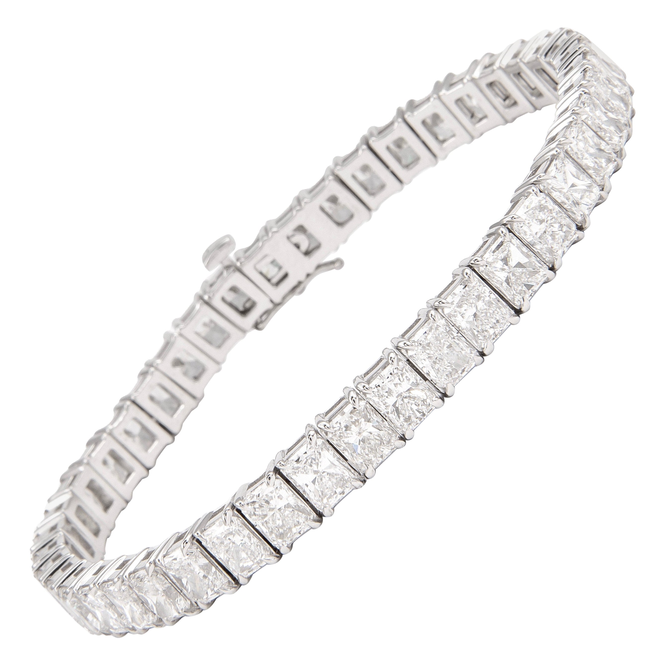 Alexander Bracelet tennis en or blanc 18 carats avec diamants taille radiant de 21,80 carats
