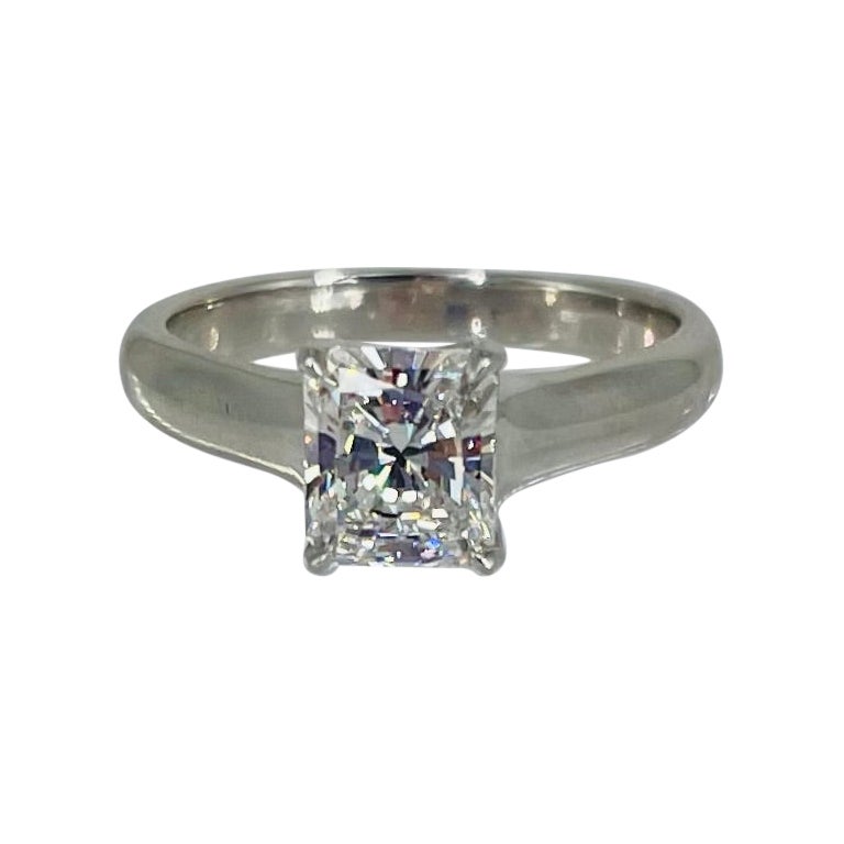 Tiffany and Co. Bague de fiançailles solitaire en platine avec diamant  taille radiant de 1,02 carat En vente sur 1stDibs