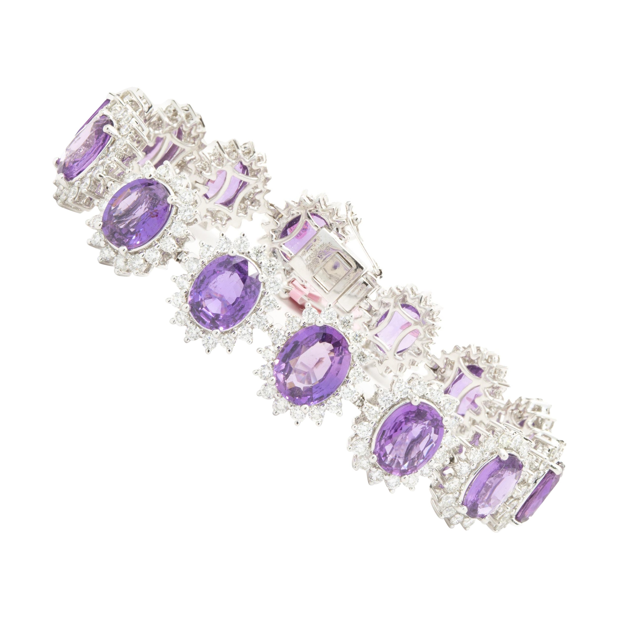 Bracelet en or blanc 18 carats avec saphir violet non chauffé et halo de diamants