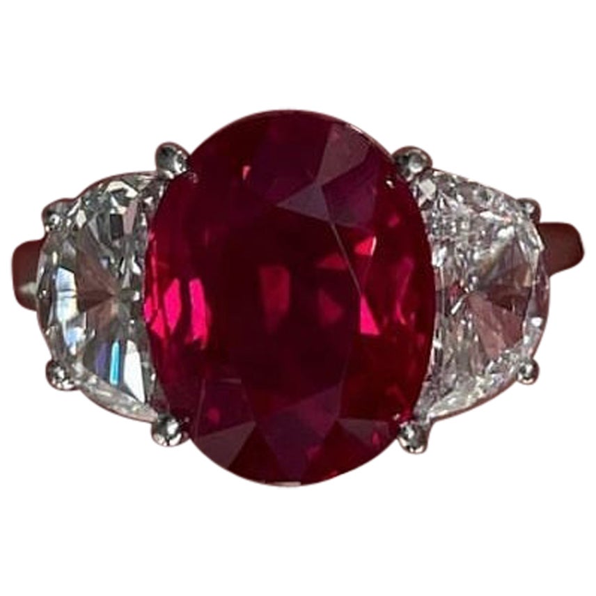  GFCO certified of 3.63 ct of untreated ruby and diamonds on 18k gold ring For Sale