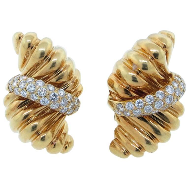 Chic Diamond Gold Earrings
