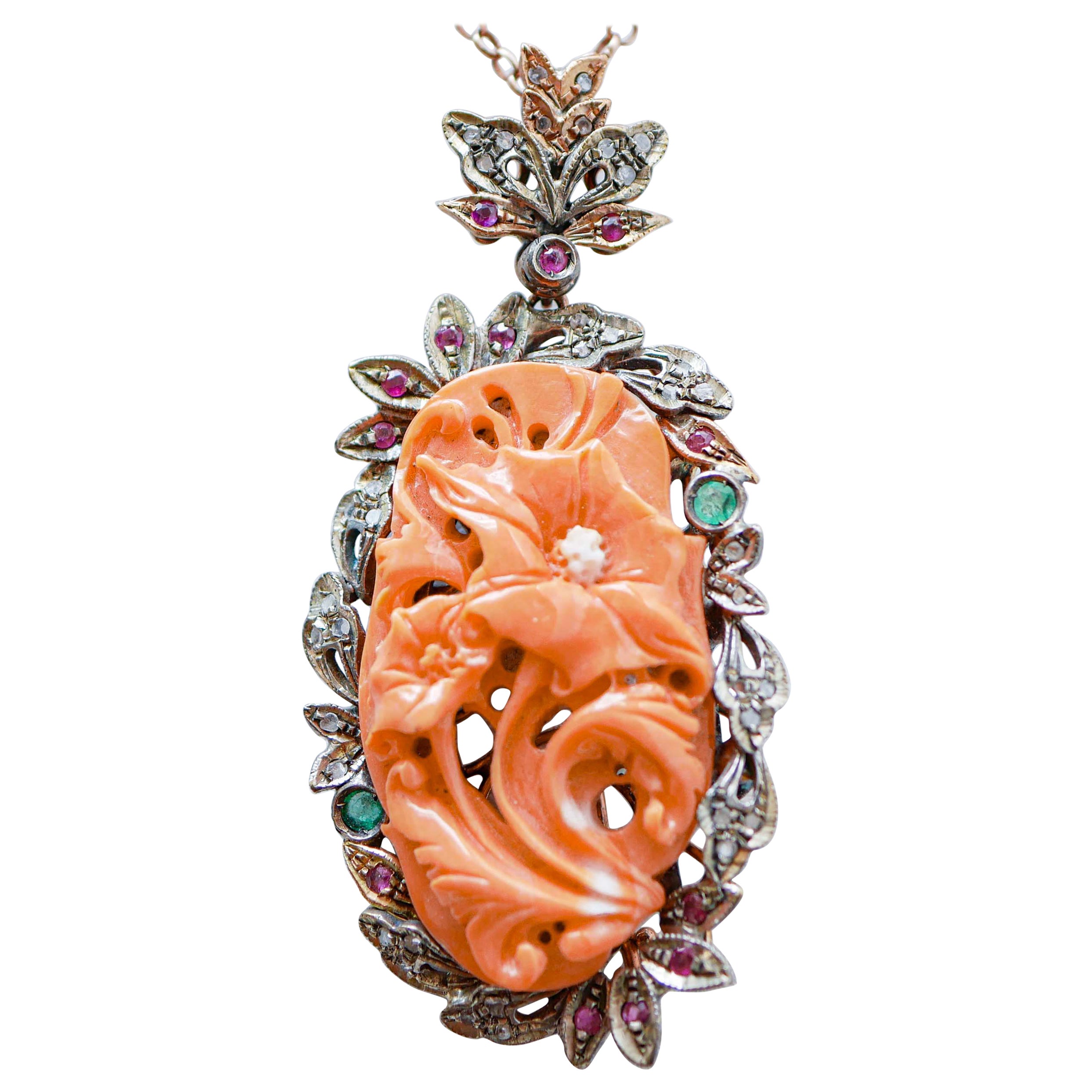 Pendentif/Broche en corail, émeraudes, rubis, diamants et or rose.