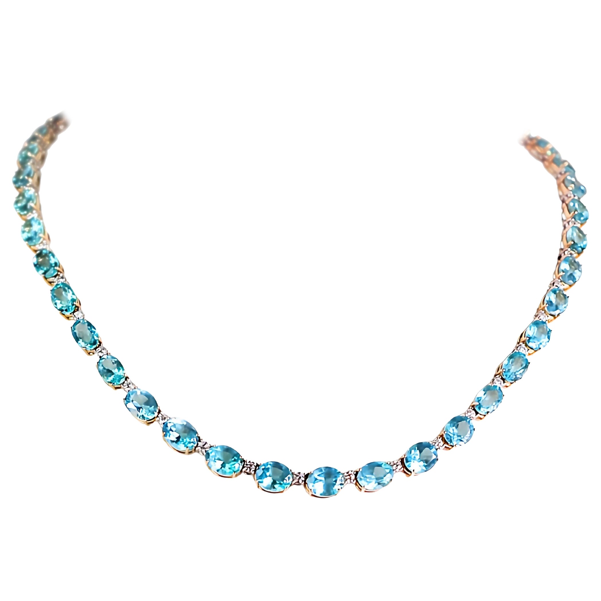 Sophisticated 18kt Rose Gold Necklace with Natural Apatites and Diamonds For Sale