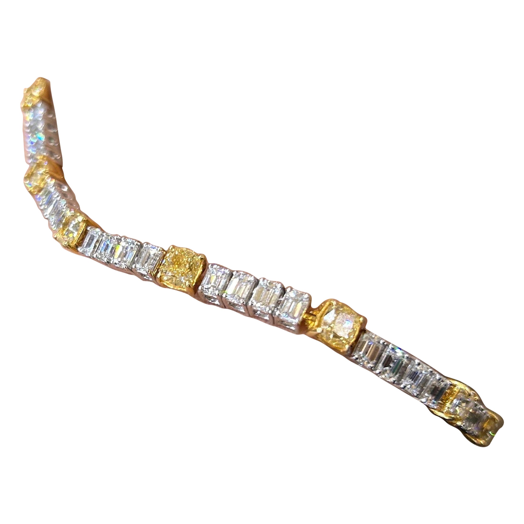 8.08 Carat Yellow Diamond and  7.85 Carat White Diamond Bracelet For Sale