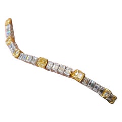 8.08 Carat Yellow Diamond and  7.85 Carat White Diamond Bracelet