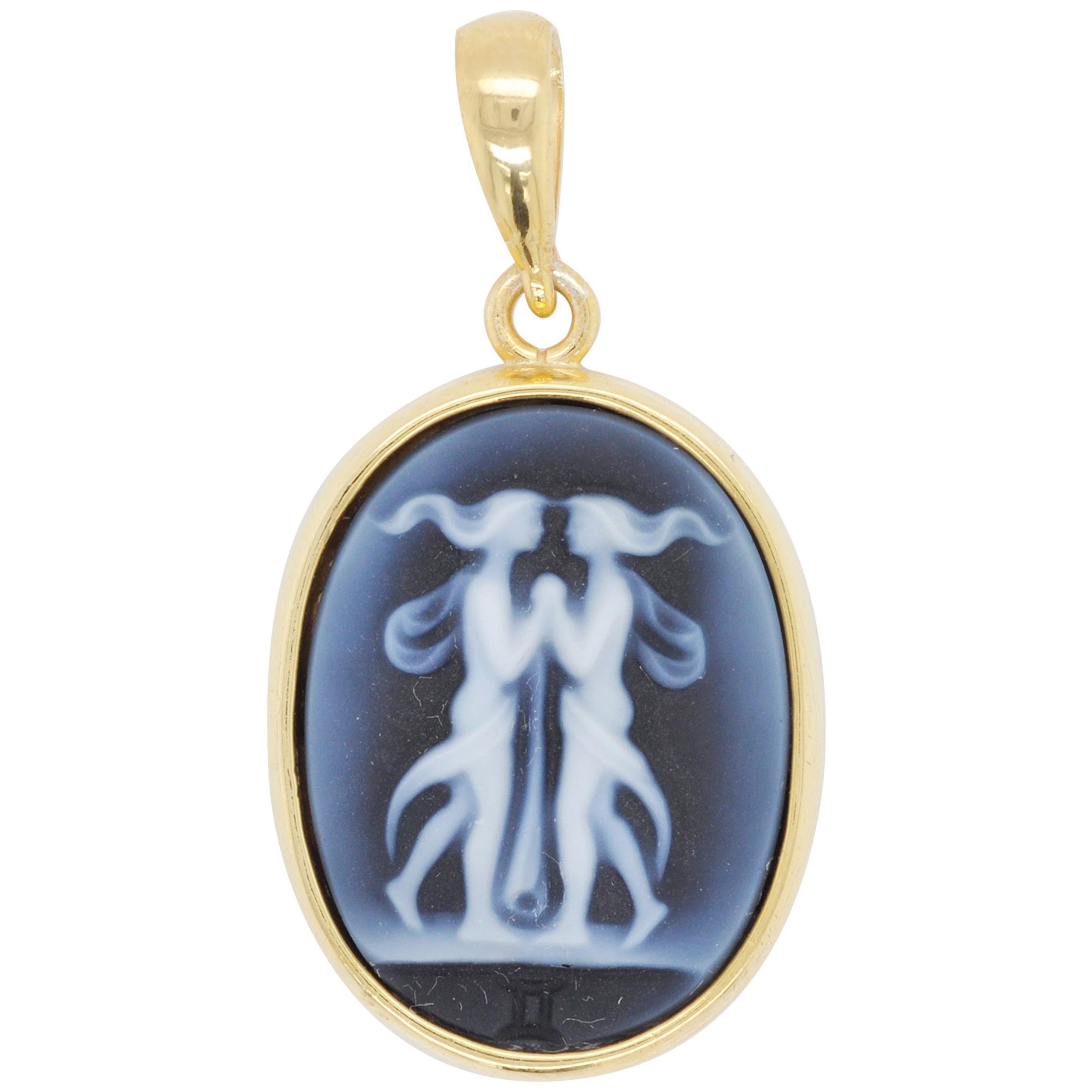 18K Gold Hand-Carved Gemini Zodiac Agate Cameo Pendant Necklace For Sale