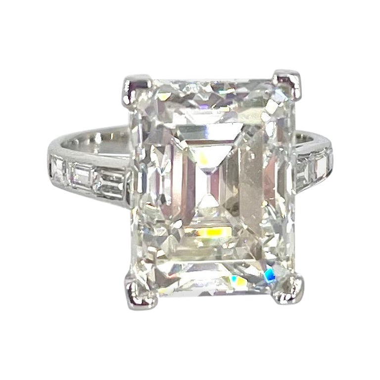 7.07 carat Emerald Cut Vintage Engagement Ring with Baguette Band  For Sale