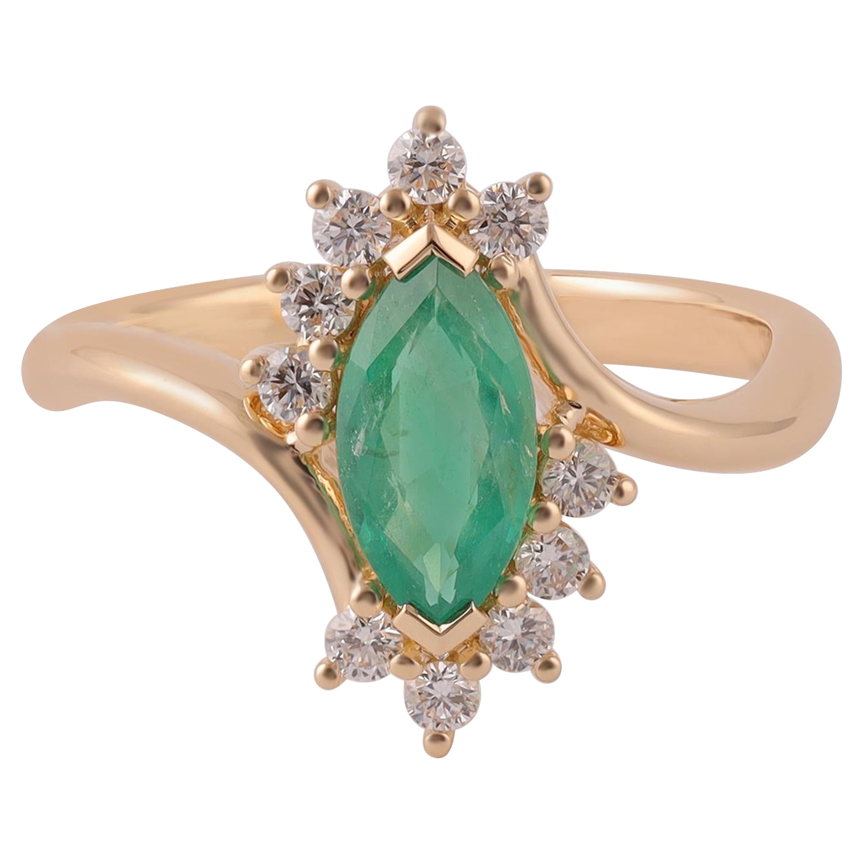 0.80 Carat Emerald & Diamond  Ring 18Karat Yellow Gold  For Sale