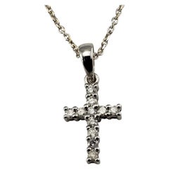 Collier pendentif croix vintage en or blanc 14 carats et diamants