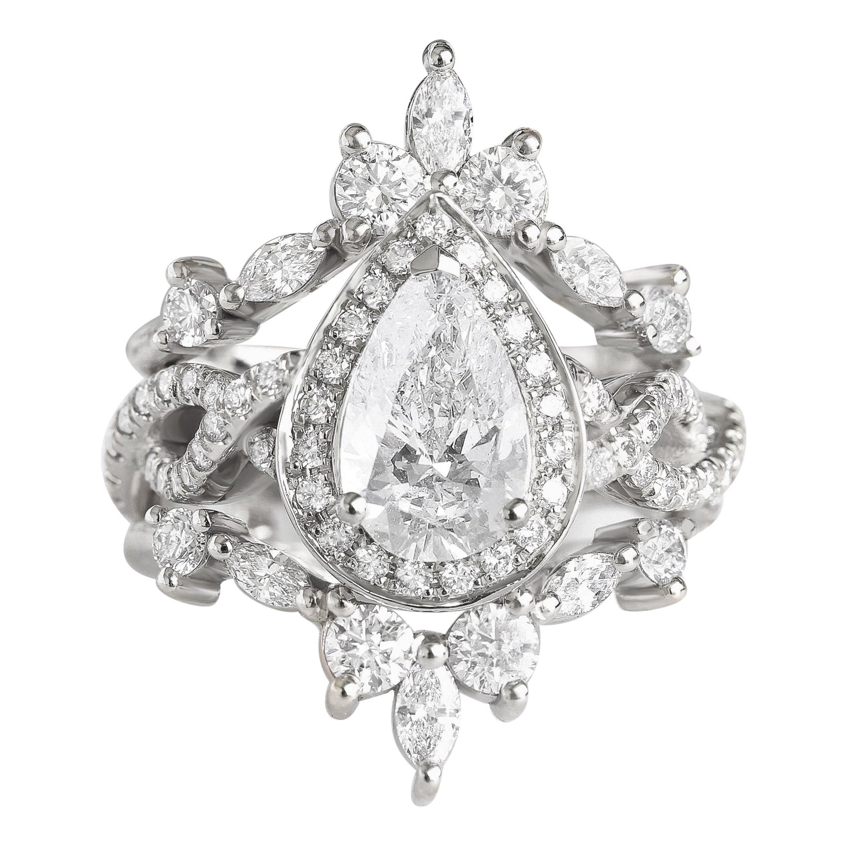 Moissanite poire avec halo de diamant Ensemble de trois anneaux de mariage à tige torsadée, "Islande"