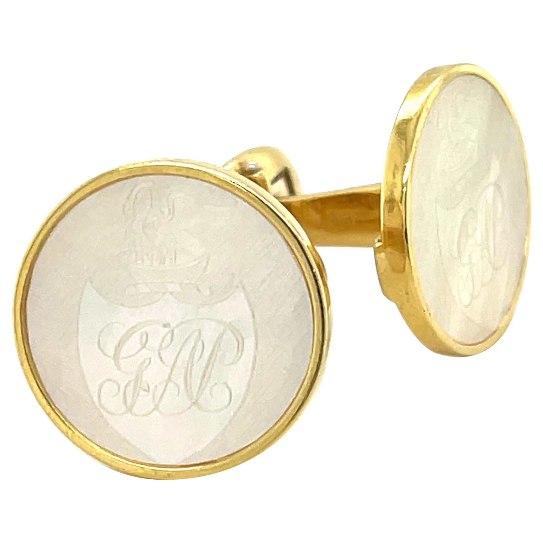 Antique Mother-of-Pearl Gaming Counter Cufflinks in 18k Yellow Gold For Sale