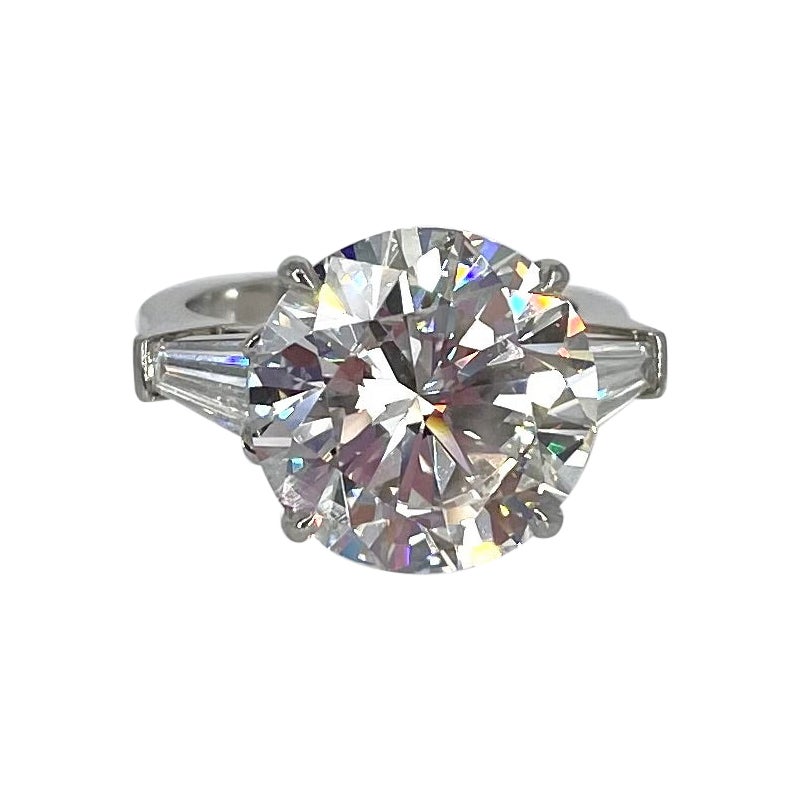 J. Birnbach 9.43 carat GIA DVS1 Round Diamond Ring with Tapered Baguettes  For Sale