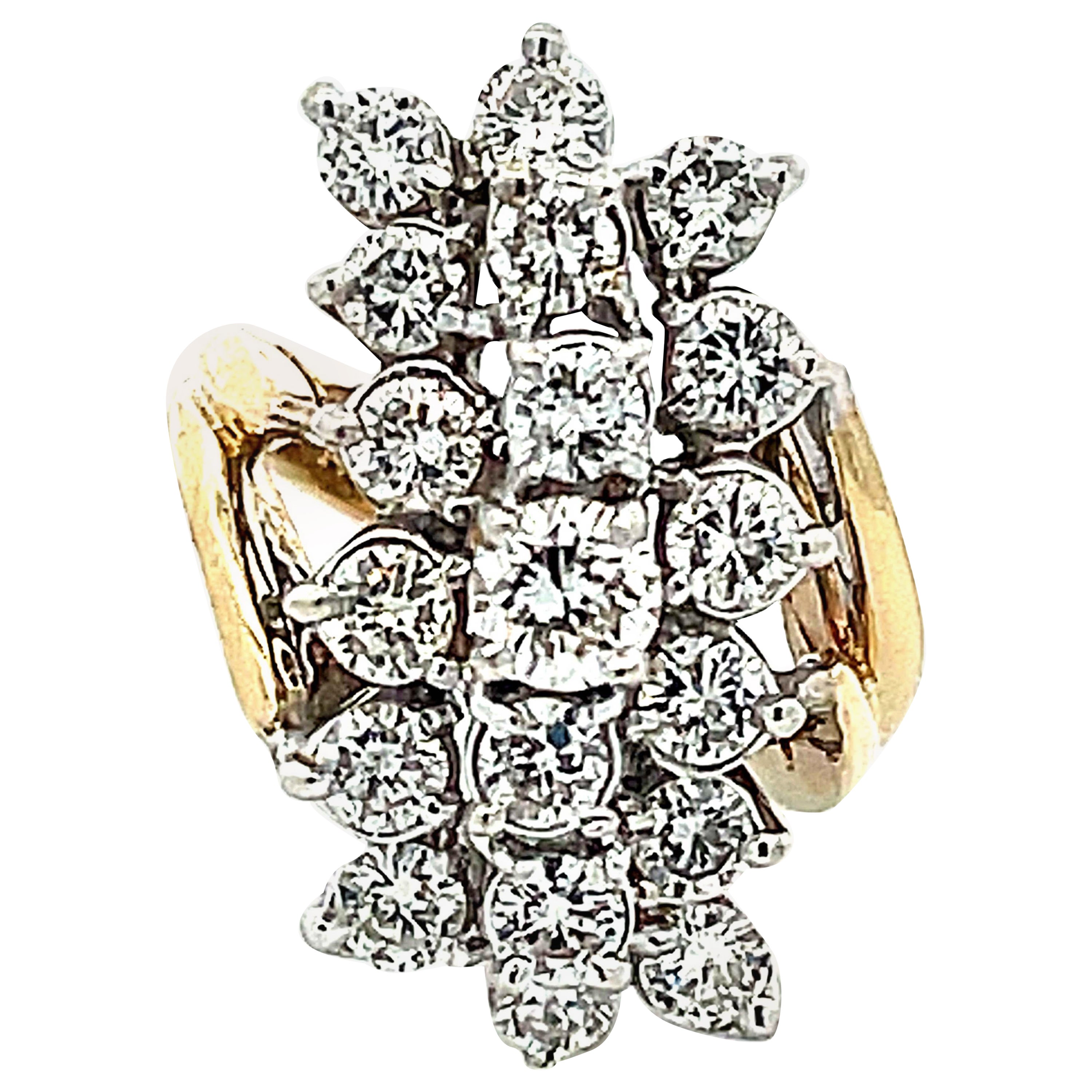 Large bague en or blanc et jaune 14k à trois rangs verticaux de diamants en forme de cascade