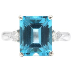 Impressionnante bague en or blanc 14 carats avec topaze bleue suisse naturelle de 3,00 carats et diamants