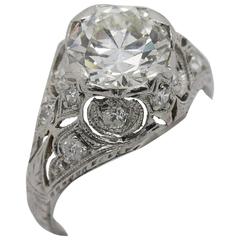 1920s Art Deco 1.80 Carat Diamond Engagement Ring in Platinum