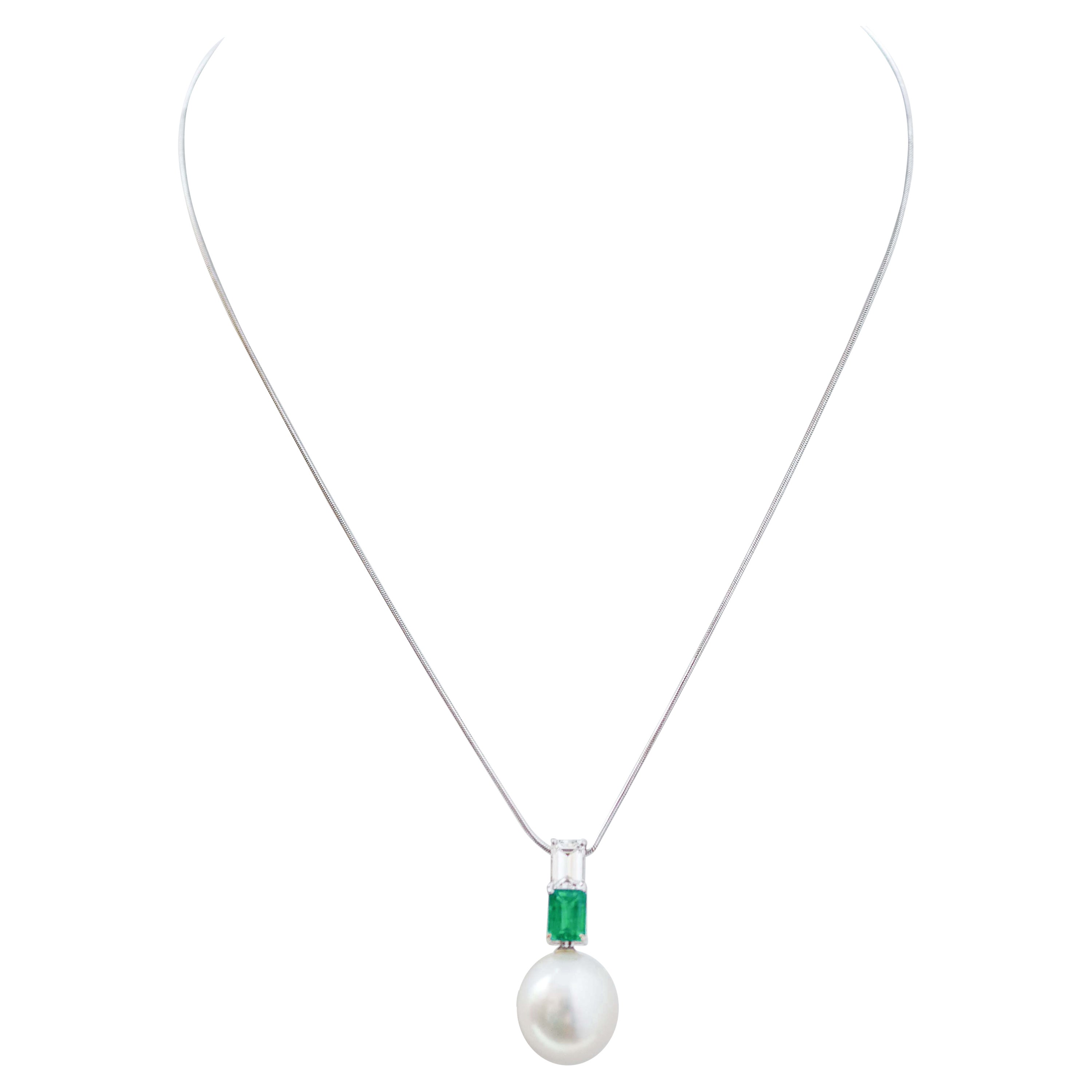 Pearl, Emerald, Diamonds, 18 Karat White Gold Pendant Necklace. For Sale