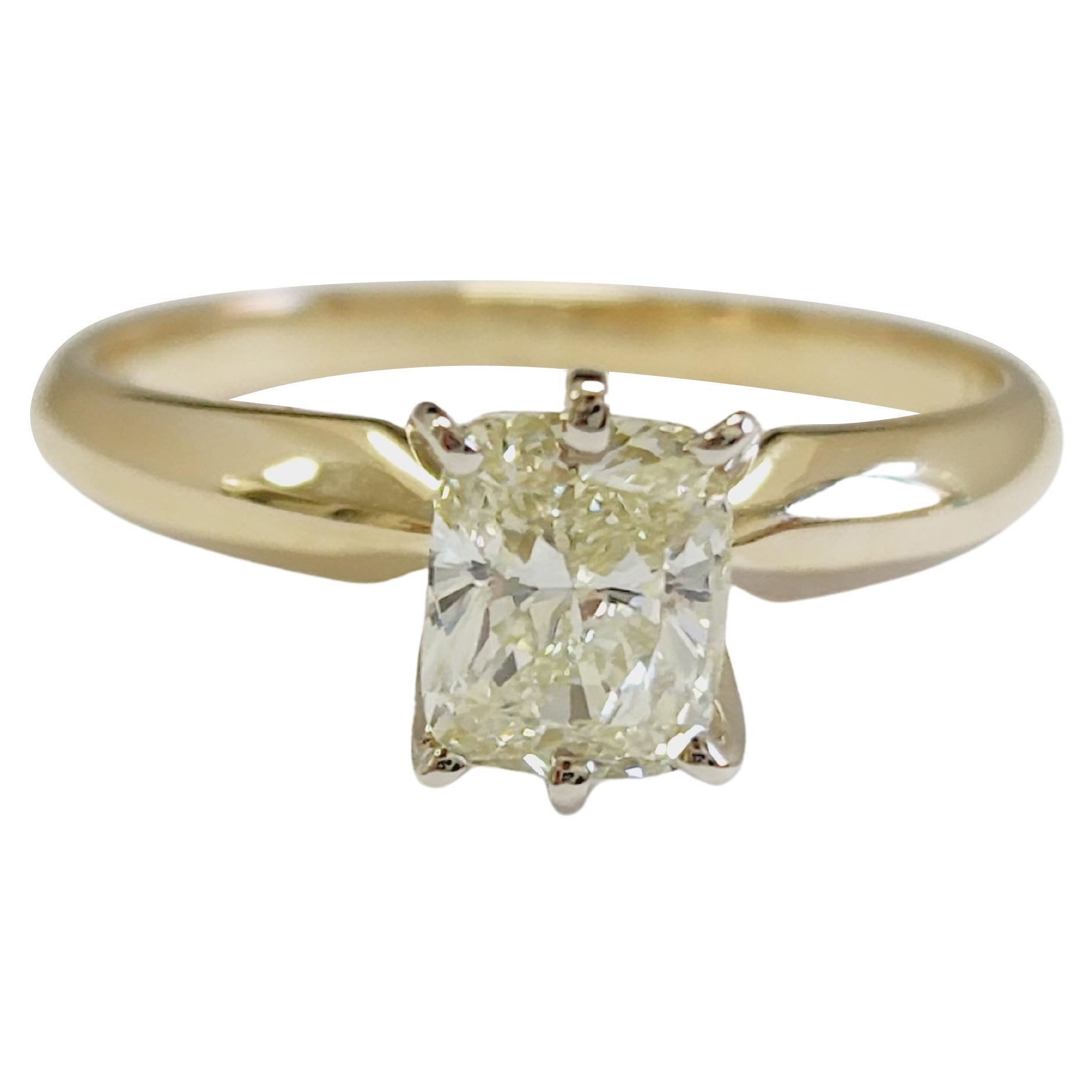 Bague en or jaune 14 carats avec diamants taille coussin naturel de 0,90 carat