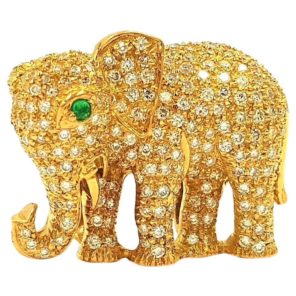 2.10 Carats Pave Diamonds Emerald Eye Gold Elephant Pendant For Sale