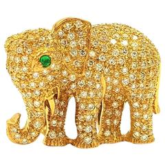 Vintage 2.10 Carats Pave Diamonds Emerald Eye Gold Elephant Pendant