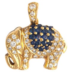 Elefantenanhänger aus Gelbgold mit 18 Karat Diamant und Saphir