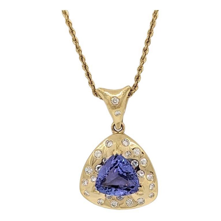 Tanzanite and White Diamond Necklace in 18K Yellow Gold For Sale